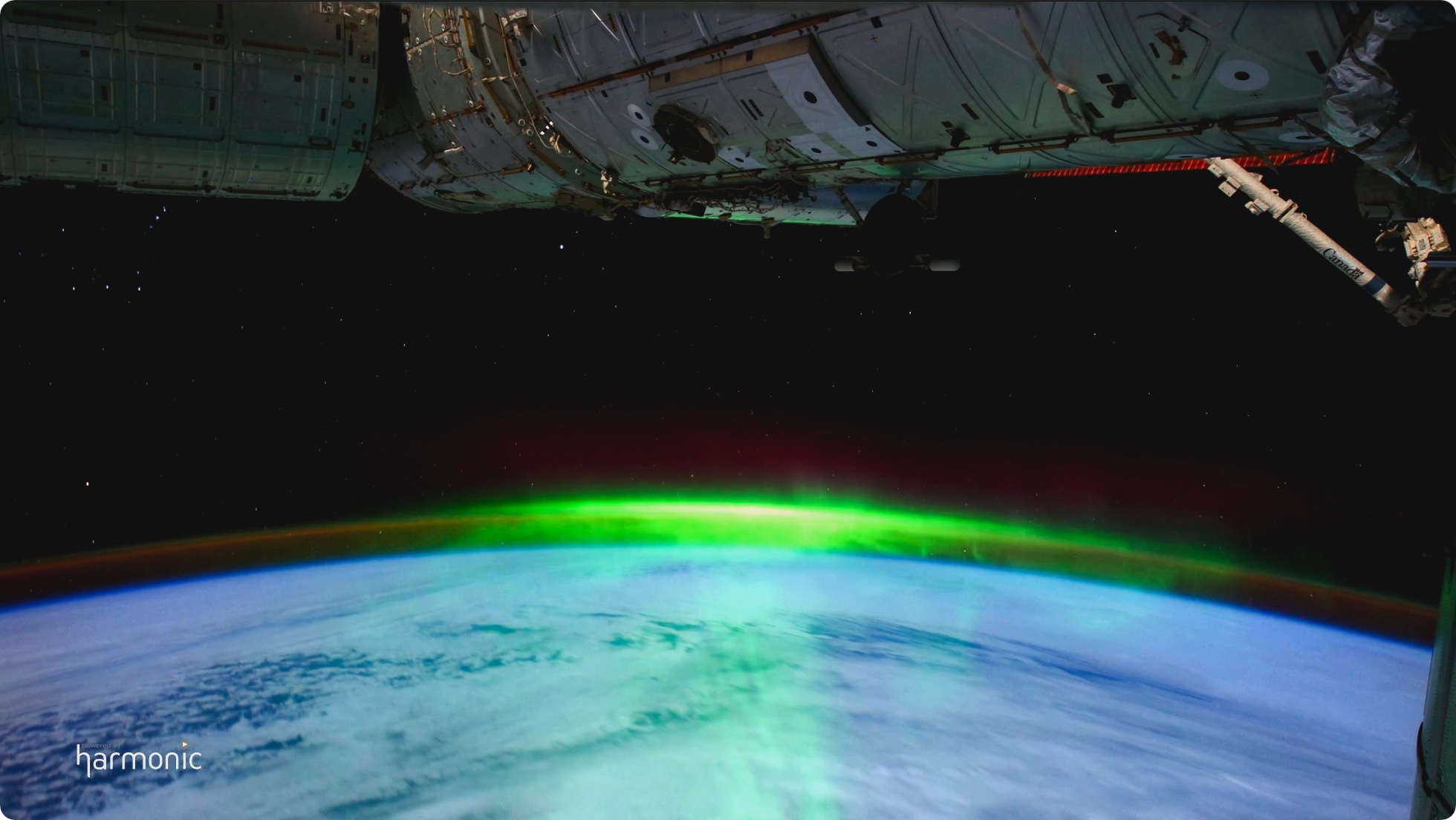 NASA 从太空拍摄的北极的极光 第3张