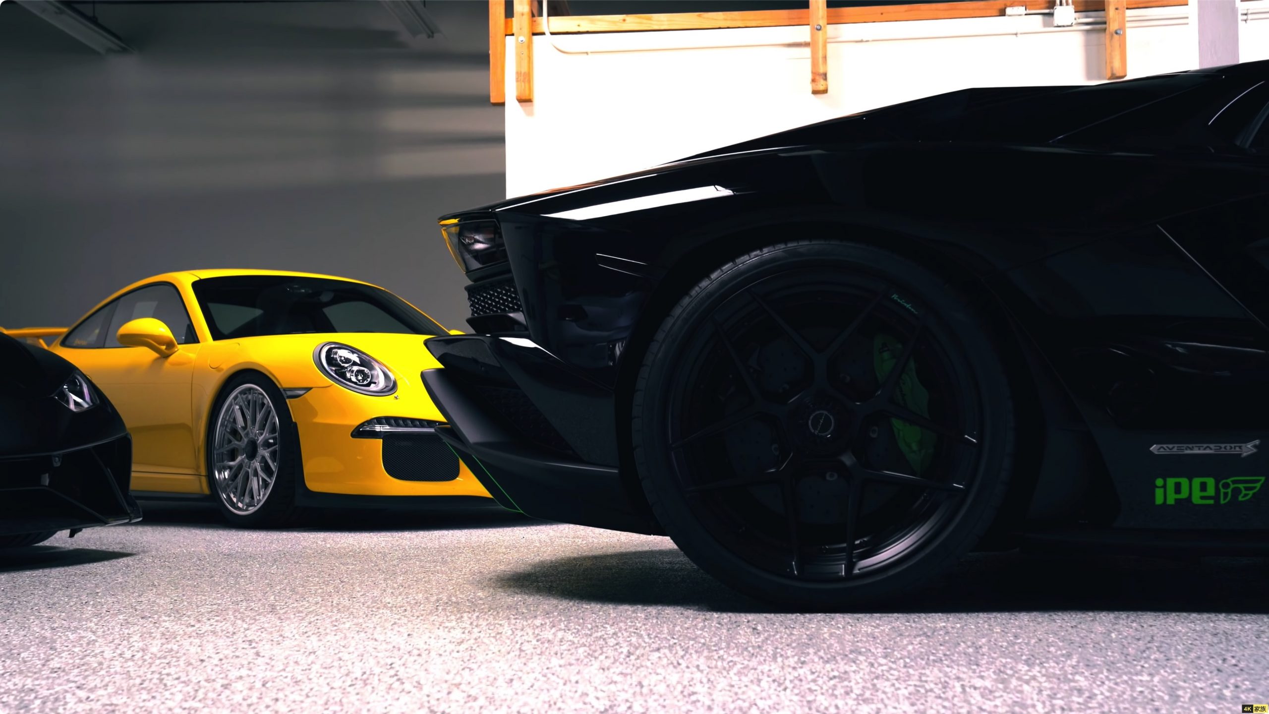 Flame Spitting Aventador S in [4K] 第1张