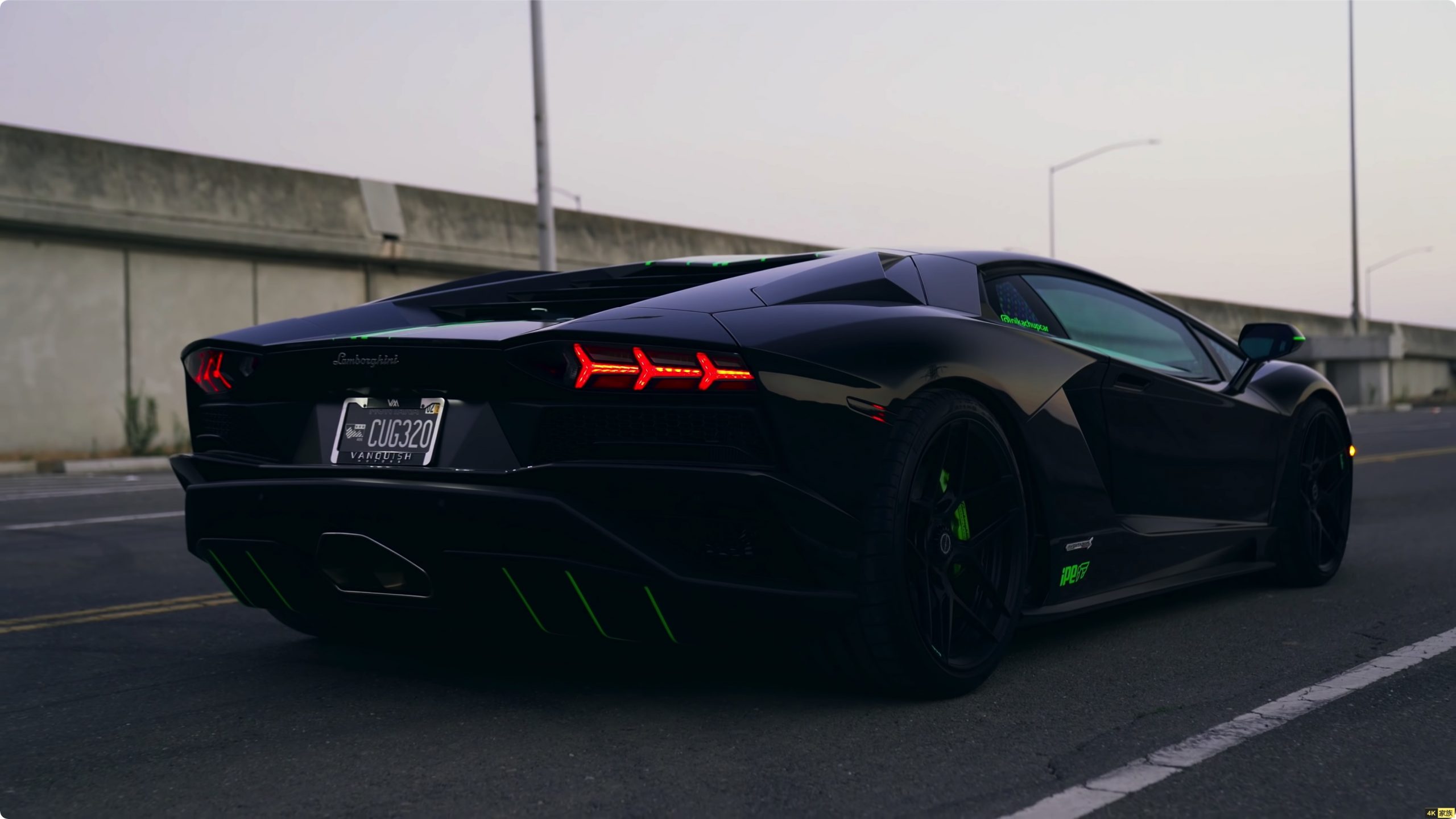 Flame Spitting Aventador S in [4K] 第3张
