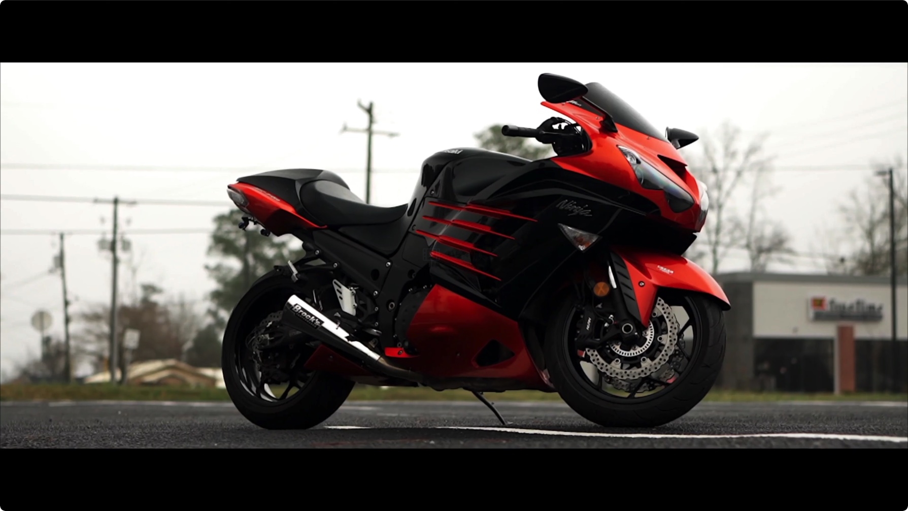 川崎六眼魔神 ZX-14R 试驾4K高清视频 第2张