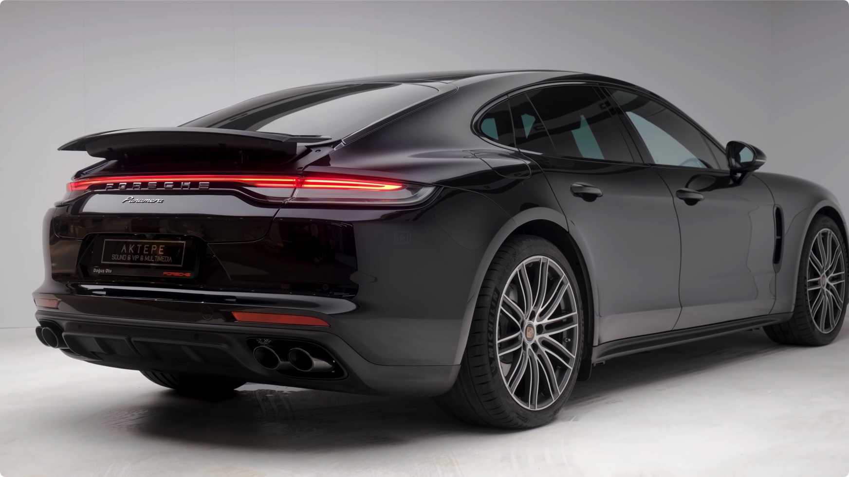 2021款保时捷帕拉梅拉Panamera  外观 内饰 轮毂 中控4K高清视频展示 第1张