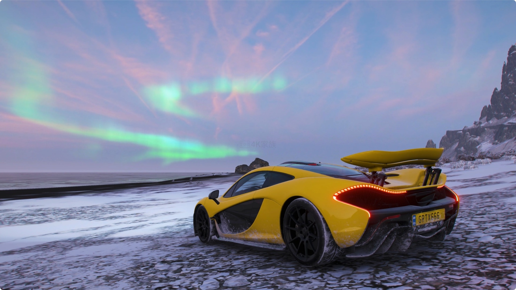 迈凯伦 P1 GTR 极光4k动态壁纸 第1张